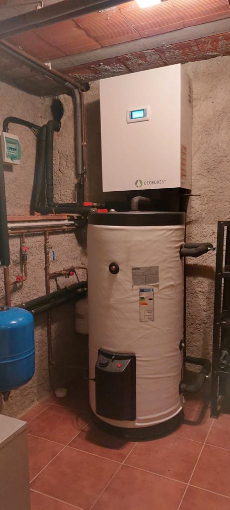 Instal·lació d’Aerotèrmia 12 kW Ecoforest amb Radiadors d’alumini a Sant Llorenç d’Hortons